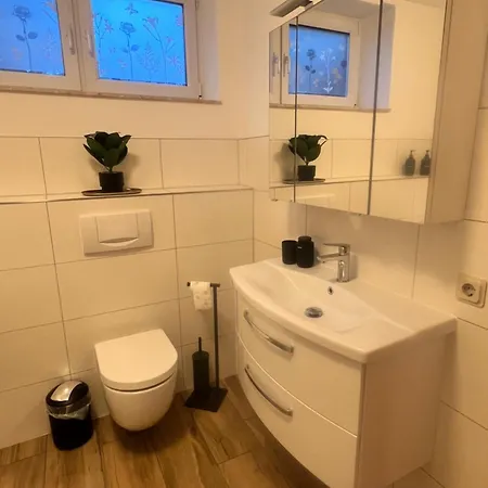 Wohlfuehl Nest Mit Schoener Aussicht 아파트